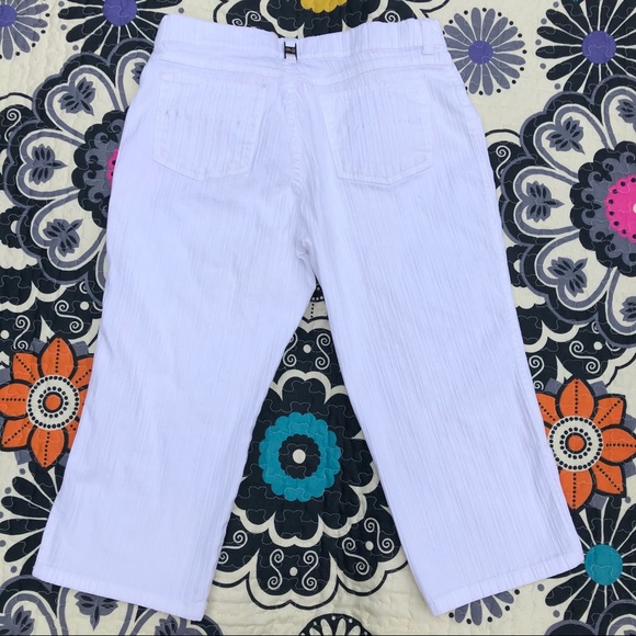 Blazer & capris set - Picture 3 of 12